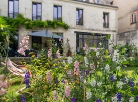 होटल की एक तस्वीर: Escale Rochelaise, chambre privé avec acces toute l'année au SPA chauffée et sauna