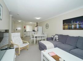 होटल की एक तस्वीर: 6 Light Bright Home In South Perth