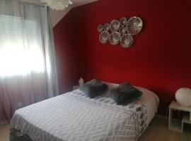 صور الفندق: chambre rouge privée avec piscine