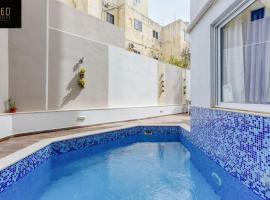 Hotel Foto: A lovely 4BR home with private POOL & BBQ by 360 Estates