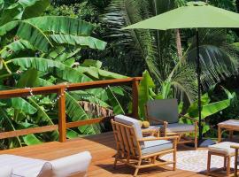 Hotel fotoğraf: Little Diamond, Wooden Jungle House. Bathsheba.