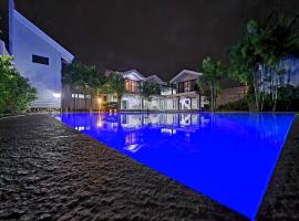 Hotel Photo: 3-Bedroom Villa with Pool