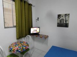 Фотография гостиницы: Seu Apto na Praia da Costa 6 Excelente Local Ar Cond TV Microondas Internet Rápida Todo seu Centro