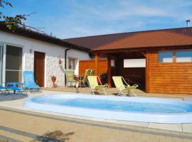 Хотел снимка: Terraced house with pool and sauna, Sieciemin