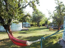 Jurty v Sadu, viešbutis mieste Český Brod