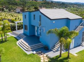 Fotos de Hotel: Villa Azzurra con piscina privata