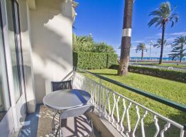 Garden Floor Condo with Promenade Sea View, hotel v Nice