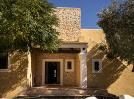 Hotel Photo: CAN NOVES - Villas de 4 suites 52 y 35