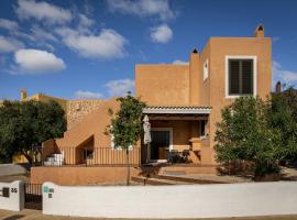 Hotel kuvat: CAN NOVES - Villa de 4 suites 35 y 52