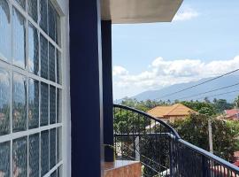 Foto di Hotel: 1BR, 1BD Condo Rentals, Toril