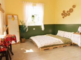 Phòng Sầu Riêng(Durian Room) - Nhà Mơ Homestay, Hotel in Ben Tre