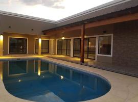 Bitcoins House Los Carpinchos Laguna Brava, ξενοδοχείο σε Corrientes