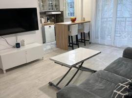 Hotel Foto: Appartement gare Plaisir grignon