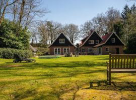 Hình ảnh khách sạn: Luxury group accommodation with hot tub and Finnish kota, located in Twente