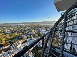 Hotel fotografie: Cozy condo lake view 15th floor