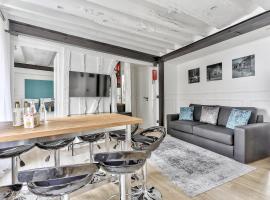 A picture of the hotel: 93 - Luxury Flat in Le Marais