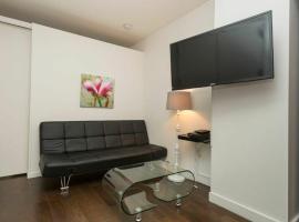 Fotos de Hotel: Two Bed Apartment In Mid West
