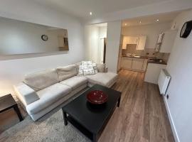 A picture of the hotel: Spacious Central 2Bed Apartment