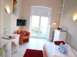 Kapitaenshaus-Lassen-Zimmer-Sindbad, hotel in Westerland (Sylt)