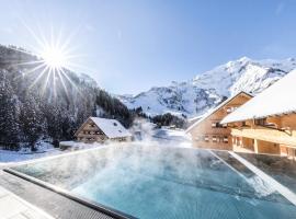 होटल की एक तस्वीर: Berghaus Schröcken - Hotel Apartments Spa