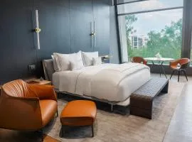 Alexander, Member of The Leading Hotels of the World