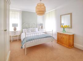 Hotel Foto: Seaside spacious 4 BR Nr Town centre and Open Golf