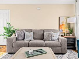 ホテル写真: New Cozy Lower Flat in Roseville