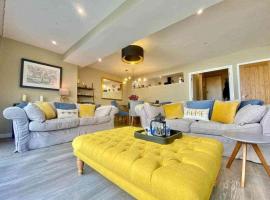 Hotel foto: Chic Clifton Home – inviting décor & outdoor space