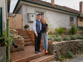 Zamatos Turbolya Kisház és Wellness, hotel in Pannonhalma