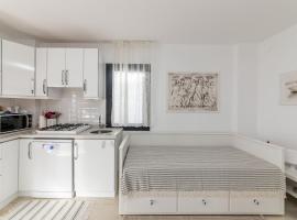 Hotel Photo: Central and Cozy Flat 3 min to Beach in Bodrum