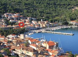 Hotel fotoğraf: Apartments by the sea Vis - 2457