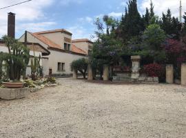 Foto di Hotel: Tenuta baronale jò - sant'elia 1