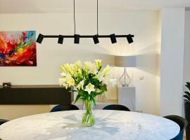 รูปภาพของโรงแรม: Urbanstay Suites Grand Place Luxury Apartment