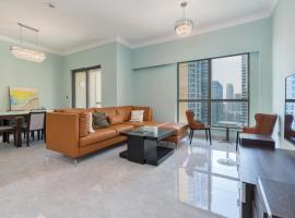 รูปภาพของโรงแรม: Amazing large -150 sq meters, sea side 2 bedroom flat