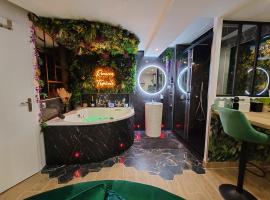 酒店照片: Le Quai Amiénois - Romance Tropicale - SPA Romantique