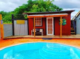 מלון צילום: Cabin by the Pool