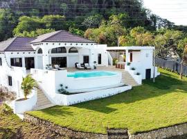 Фотографія готелю: Beautiful villa with pool