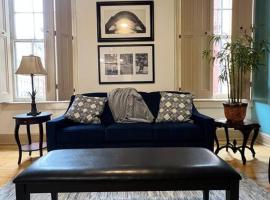 Gambaran Hotel: Chic Two-Bedroom Apartment on Camp St, New Orleans