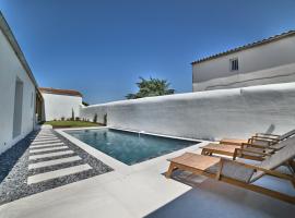 Hotel Photo: Villa de Rêve à La Tremblade - Piscine chauffée