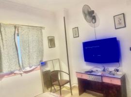 מלון צילום: Town center Quiet 2 bedroom apartment