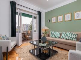 Hotel Photo: Classy 4BDR Apartment W/ Balcony by LovelyStay