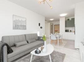 Hotel kuvat: Modern Elegance Apartments with Parking & AC, next to Manufaktura by Renters Prestige