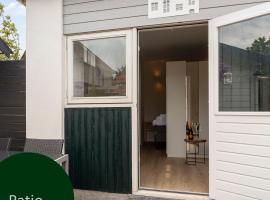 Photo de l’hôtel: Studio Baarn with patio, airco, pantry, bedroom, bathroom, privacy - Amsterdam, Utrecht