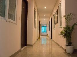 JSB HOTEL, ξενοδοχείο σε Faridabad