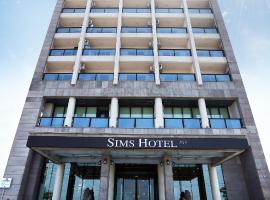 A picture of the hotel: Sims Hotel