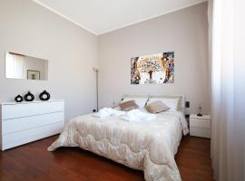 A picture of the hotel: La casa di Jacopo [Intero appartamento+parcheggio]