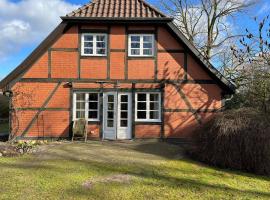 Foto di Hotel: Gemütliches Fachwerkhaus nahe Schaalsee