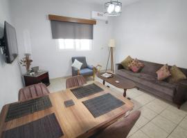 รูปภาพของโรงแรม: Frida's 2 bedroom Apartments Famagusta City Centre