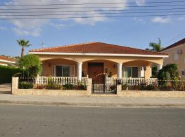 A picture of the hotel: Stylish Spacious 3 BD Villa