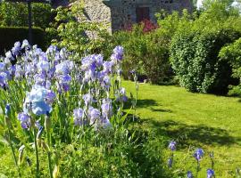 Hotel Photo: Maison de 3 chambres avec jardin clos a Cubelles